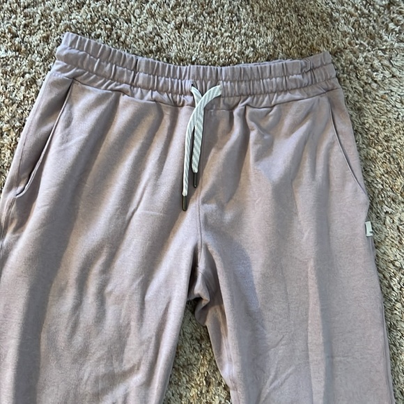 Vuori women’s jogger XS - Picture 2 of 5